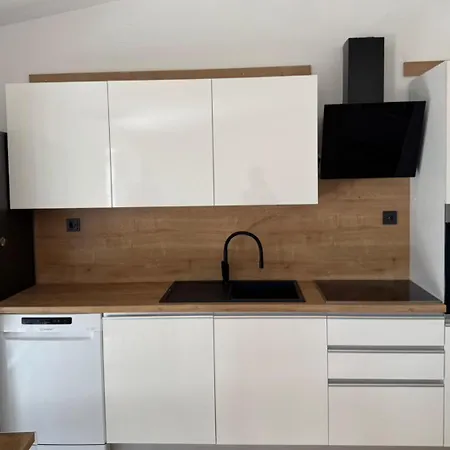 Daire Goki Near Airport And City, Sea View